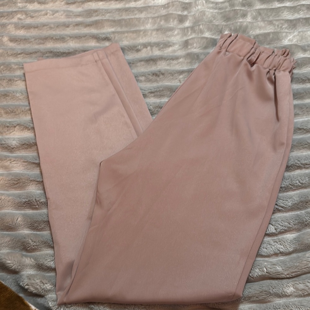 Soft Pink Casual Pants with Elastic Waistband and Relaxed Fit